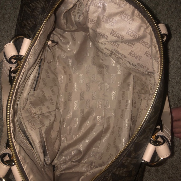 Michael Kors Grayson satchel in signature Brown - Picture 7 of 7